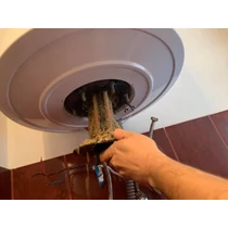 Hagyományos elektromos vízmelegítő karbantartása  + (Kiszállási és a parkolási díj)